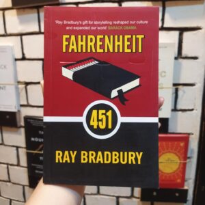 Fahrenheit 451 by Ray Bradbury (Paper Back)